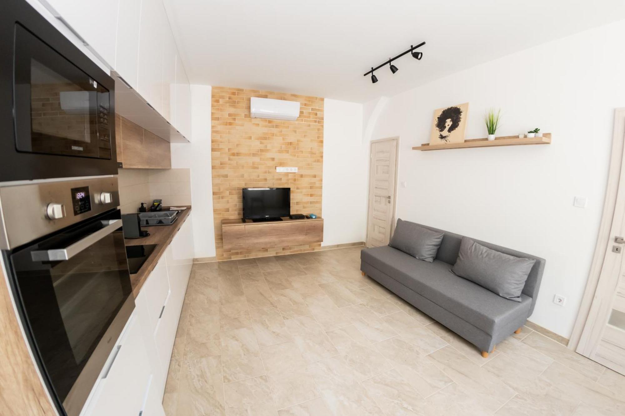 דברצן Winestone Corner Apartment מראה חיצוני תמונה