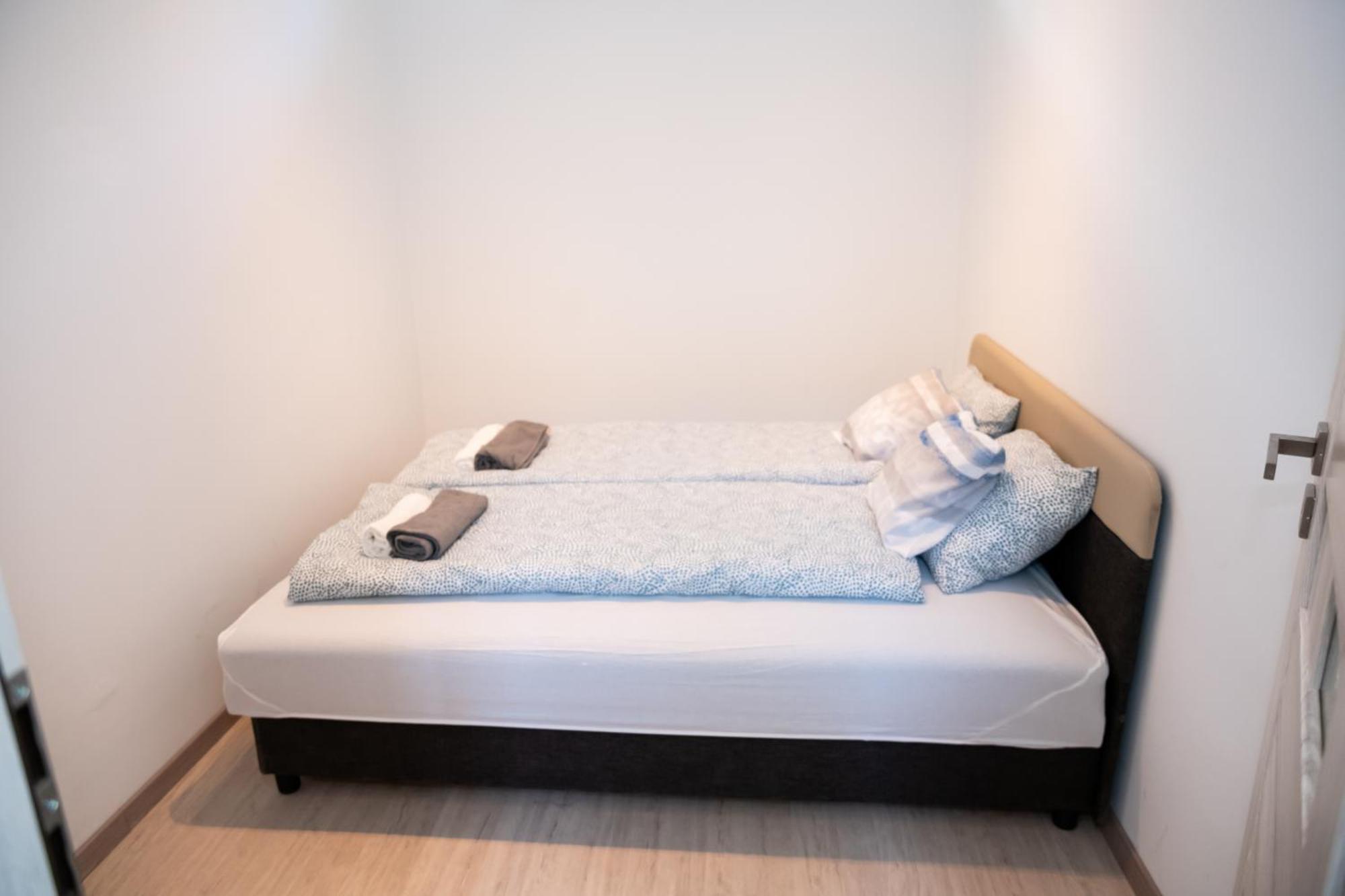 דברצן Winestone Corner Apartment מראה חיצוני תמונה
