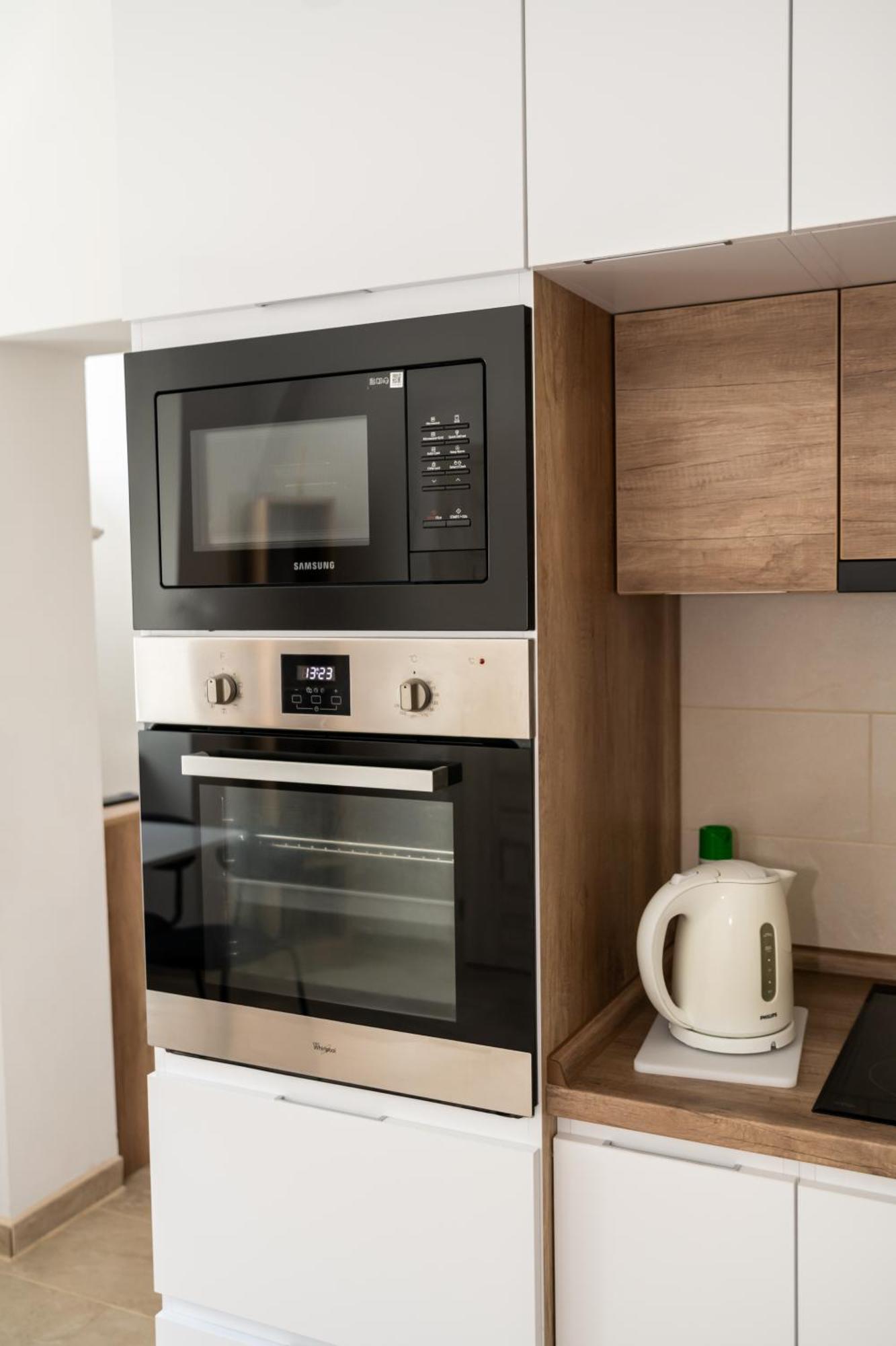 דברצן Winestone Corner Apartment מראה חיצוני תמונה