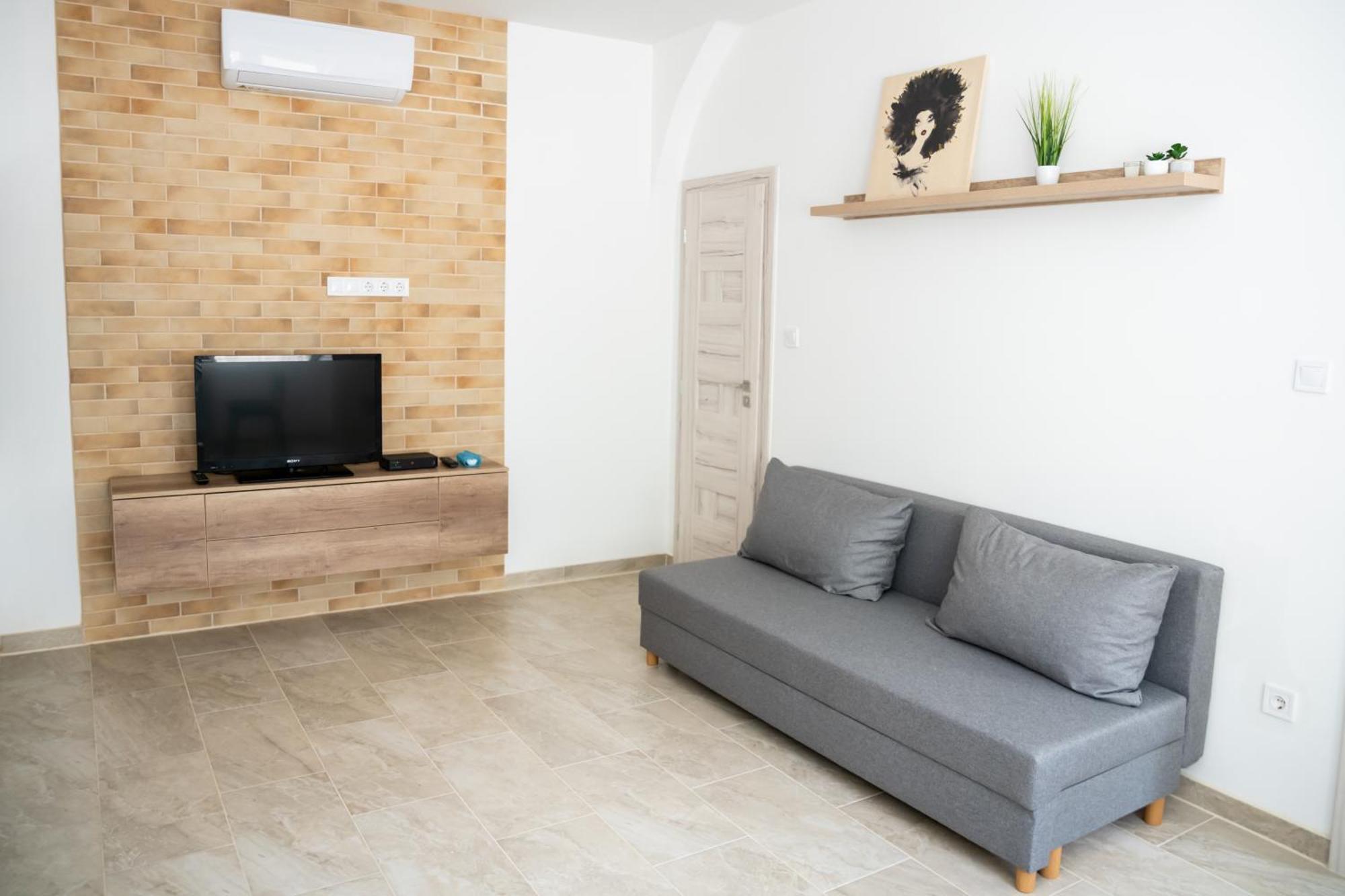 דברצן Winestone Corner Apartment מראה חיצוני תמונה
