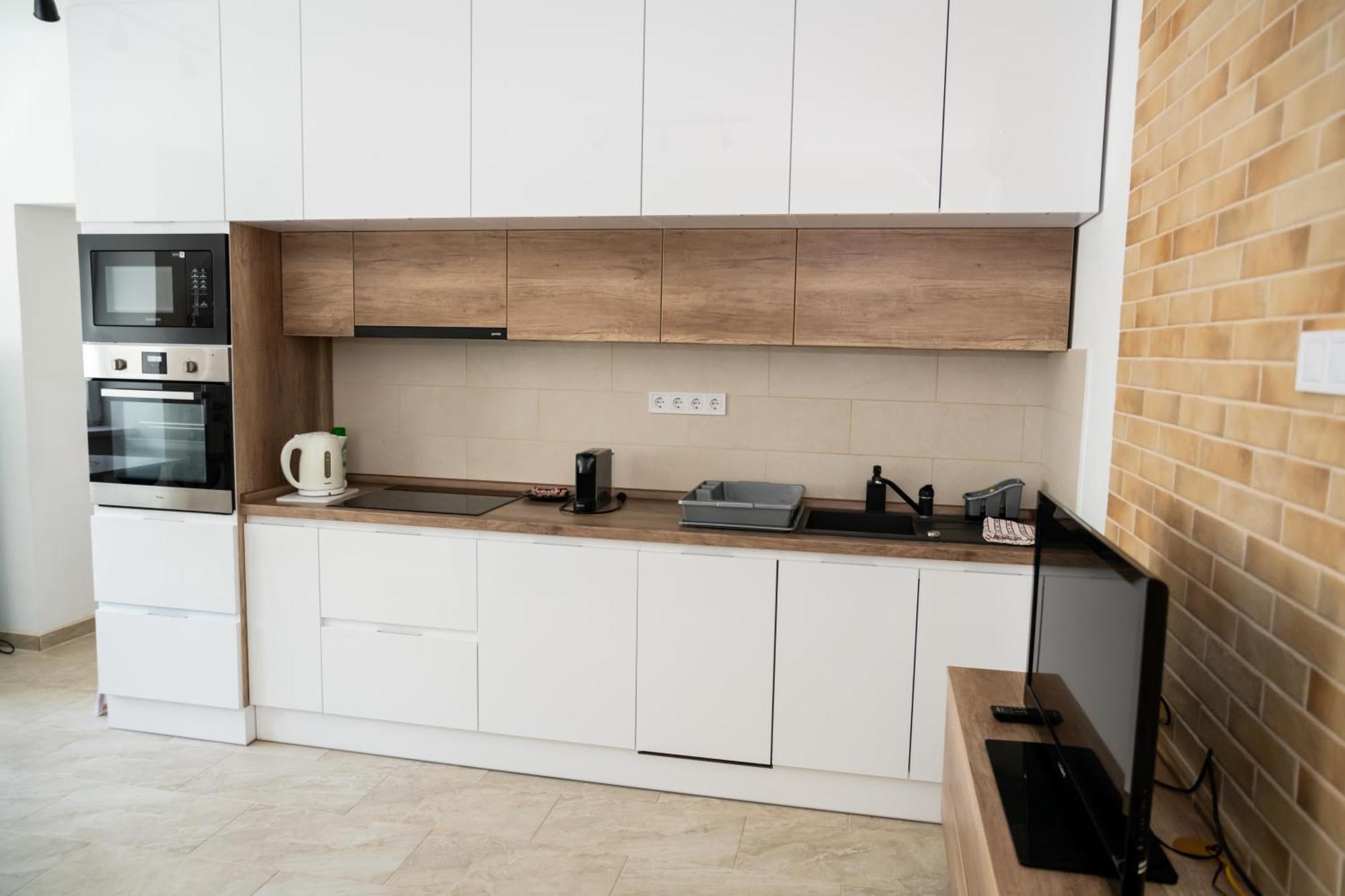 דברצן Winestone Corner Apartment מראה חיצוני תמונה