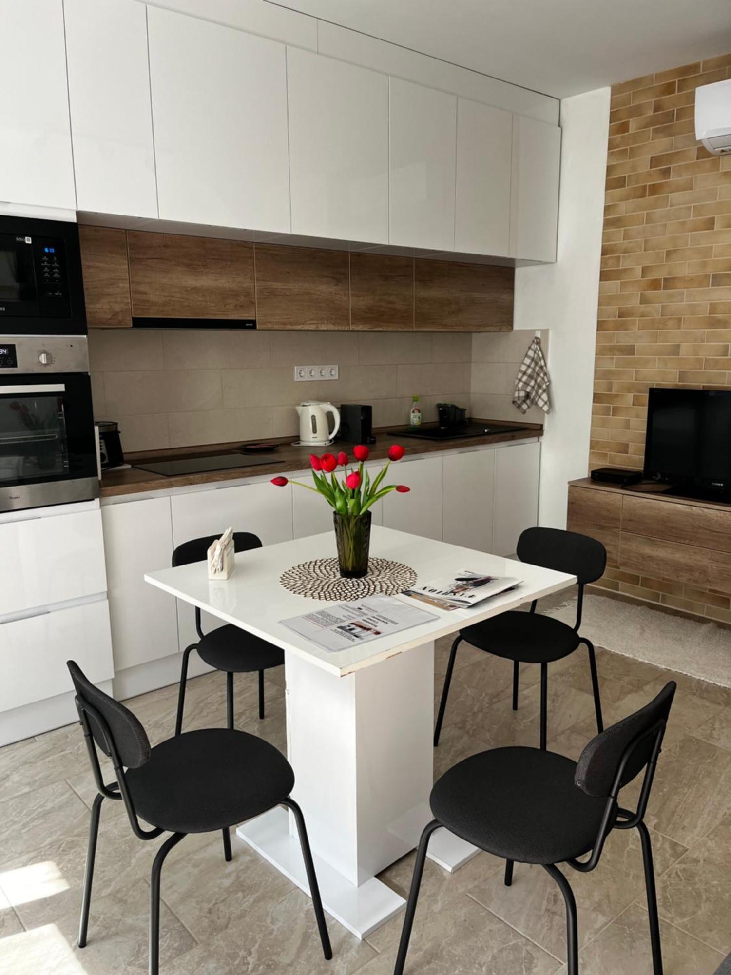 דברצן Winestone Corner Apartment מראה חיצוני תמונה